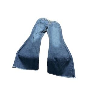 Ariat Women’s Medium Wash High Rise Flare Jeans! Sz 31S 36x30